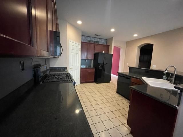 Building Photo - 1322 Yosemite Cir