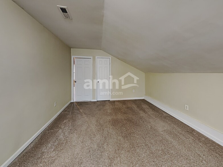 Building Photo - 3616 Willowtree Ln