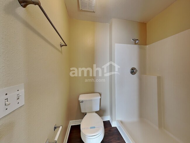 Building Photo - 116 Placid Woods Ct