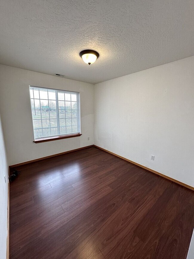 Building Photo - Welcome to Your New Home in West Pasco!