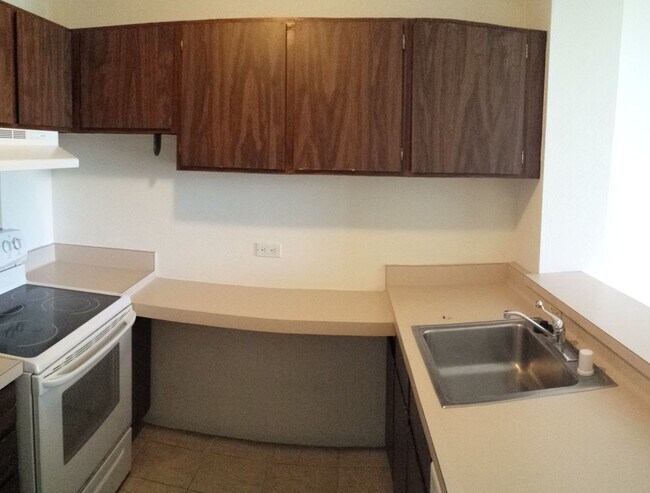 Building Photo - Pearlridge Pearl Two 2 Bedroom 1 Bedroom 1 Parking Condominium Overlooking the Coastline