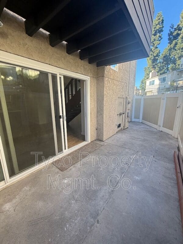 Building Photo - 1720 Melrose Ave