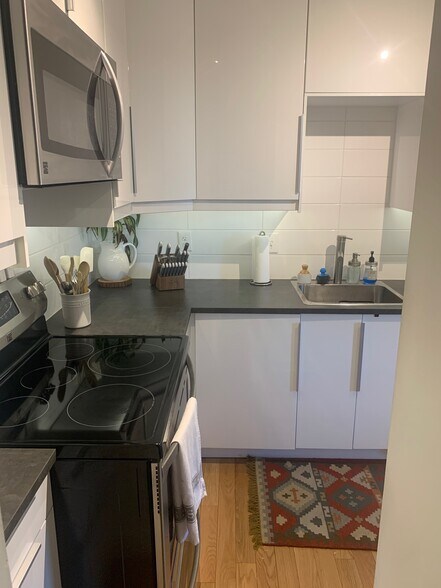 Building Photo - 1830 17th Street, NW