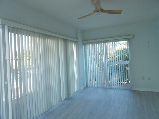 Building Photo - 2740 SW 28th Terrace