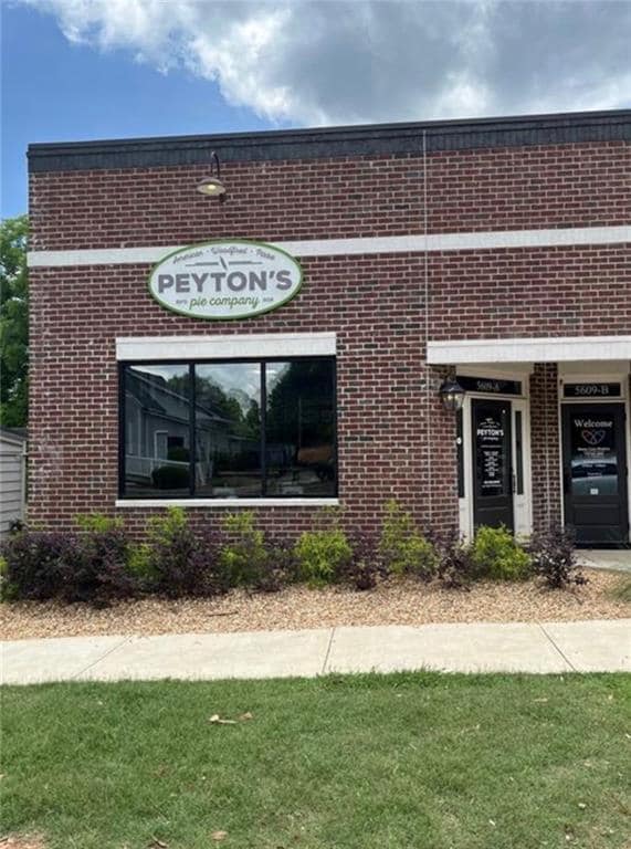 Building Photo - 5603 W Pine St