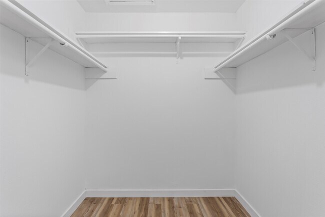 Building Photo - 18800 Egret Bay Blvd