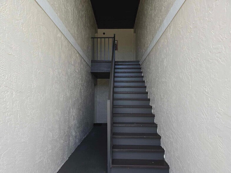 Building Photo - 419 Banana Cay Dr