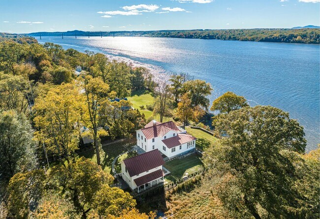 Building Photo - 7 Steamboat Dock Ln