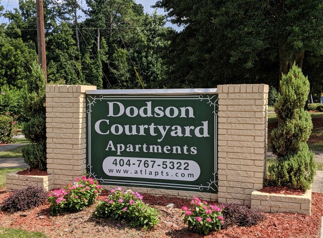 Building Photo - Dodson Courtyard Apartments