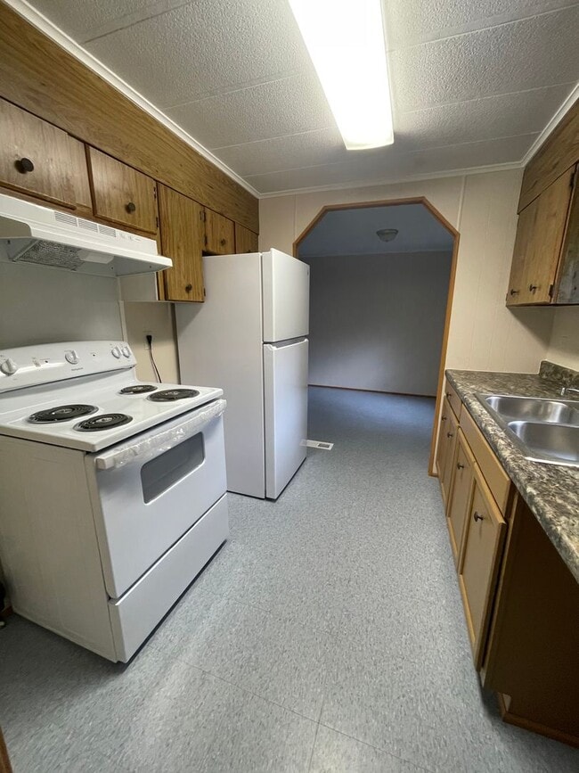 Building Photo - 3/2 in Zephyrhills