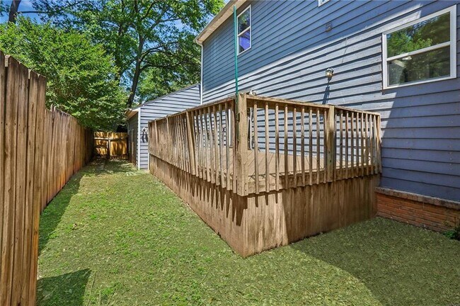 Building Photo - 411 Deering Rd NW