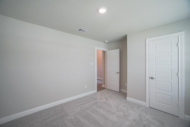 Building Photo - 17112 Coneflower Pl