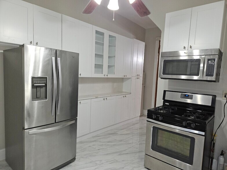 Building Photo - 117 V St NW