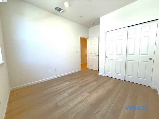 Building Photo - 3810 Norbridge Ave