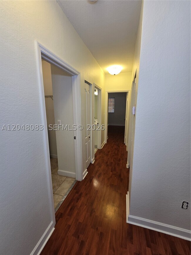 Building Photo - 14758 SW 9th Ln