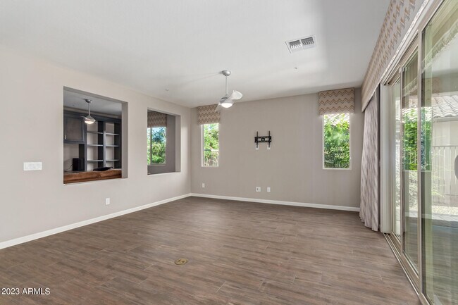 Building Photo - 29098 N Sorrento Dr