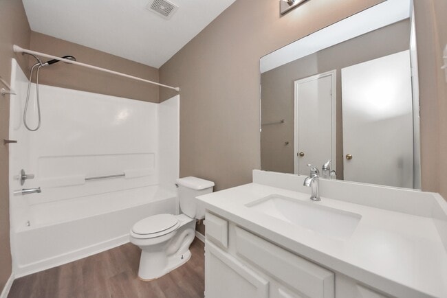 Building Photo - 403 Willow W Dr