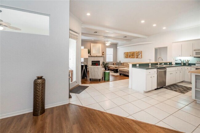 Building Photo - 5845 Danterbury Ct