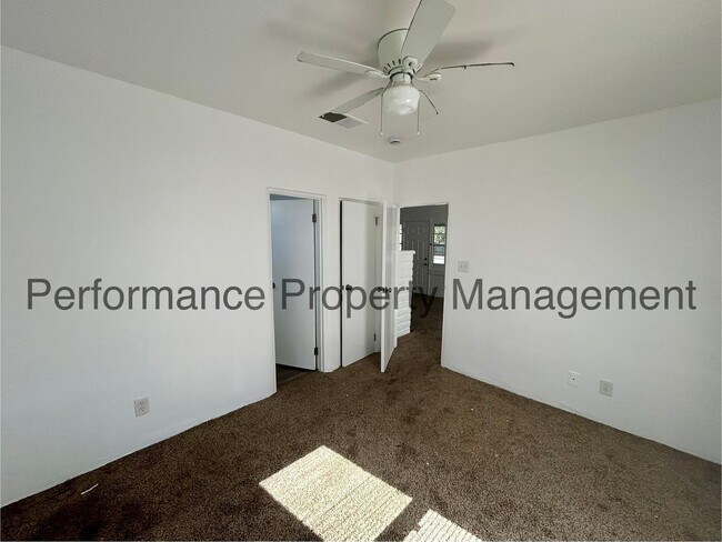 Building Photo - 604 Woodrow Ave