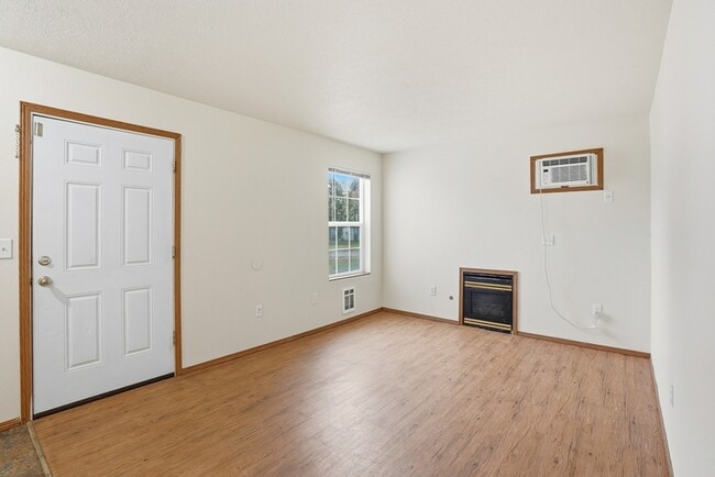 Building Photo - 13221 E 31st Ct