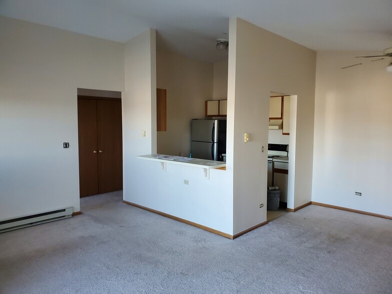 Building Photo - 1354 Cunat Ct