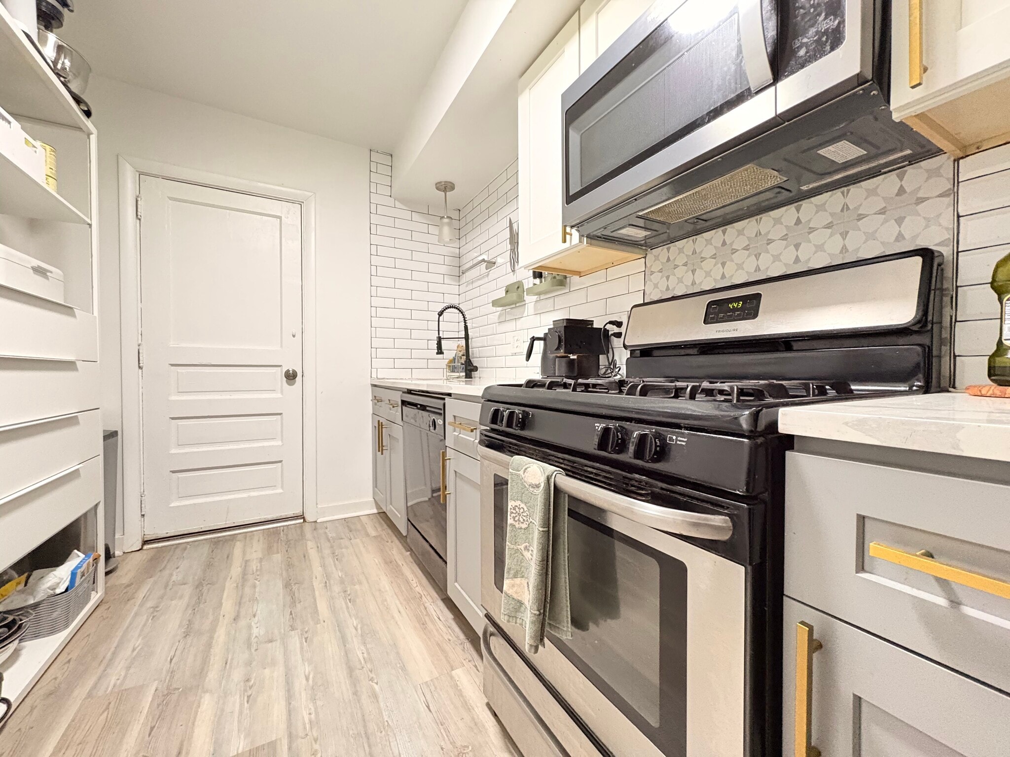 Building Photo - 5737 Hobart St