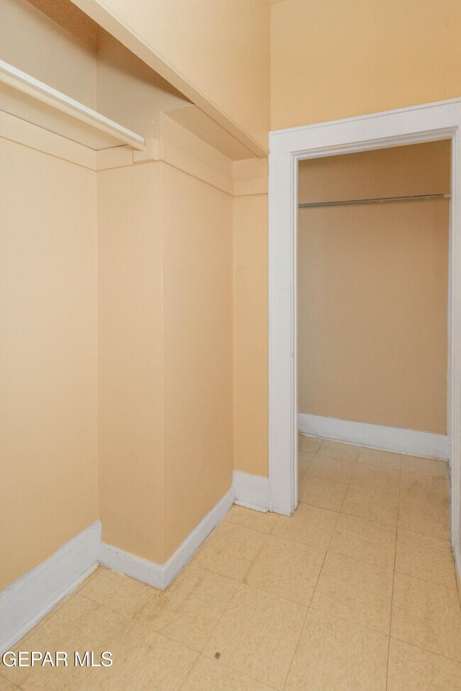 Building Photo - 1309 E Rio Grande Ave