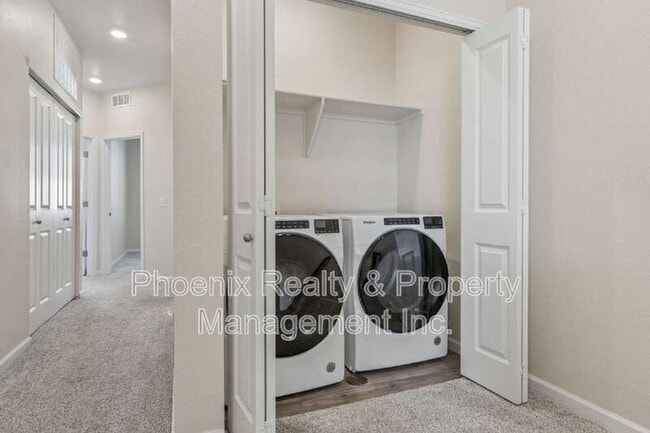 Building Photo - 192 Ambrose St