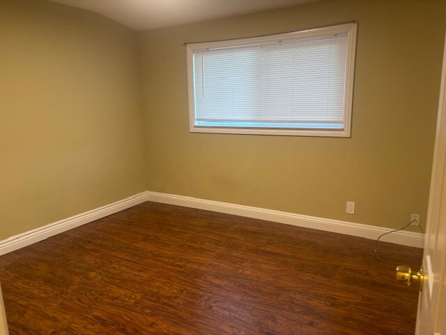 2nd bedroom - 3751 Mosswood Dr
