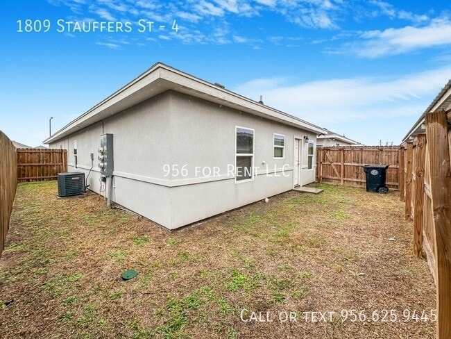 Building Photo - 1809 Stauffers St