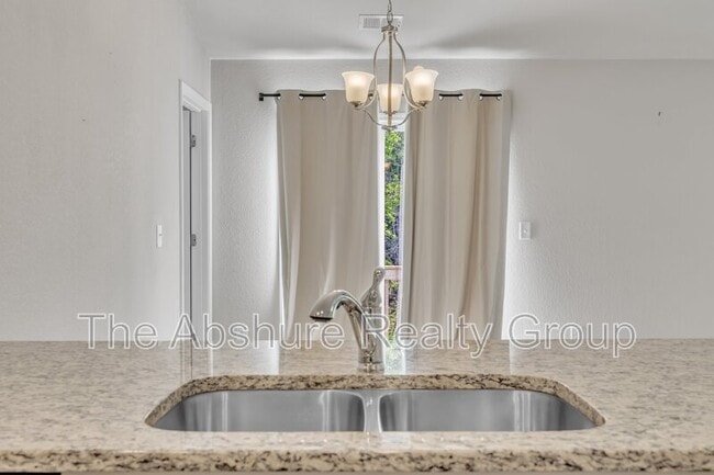 Building Photo - 79 Kinsale Ct