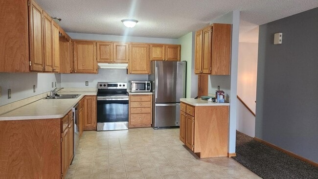 Building Photo - 779 9th St SE