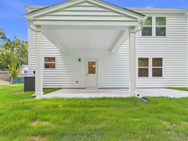 Building Photo - 5637 Bay Rock Rd