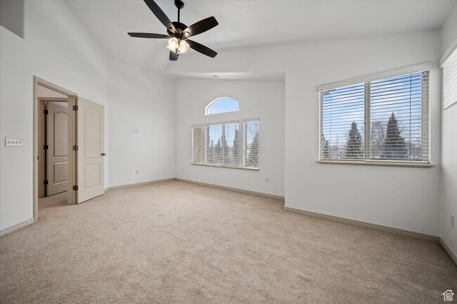 Building Photo - Amazing Cottonwood Heights 4bd/3ba home! G...