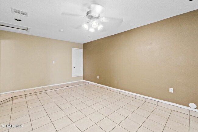 Building Photo - 14056 Tierra Venado Dr