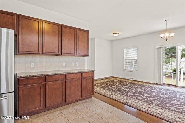 Building Photo - 1 Woodbridge Ct