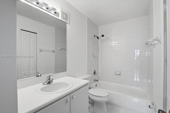 Building Photo - 4435 SW 160th Ave