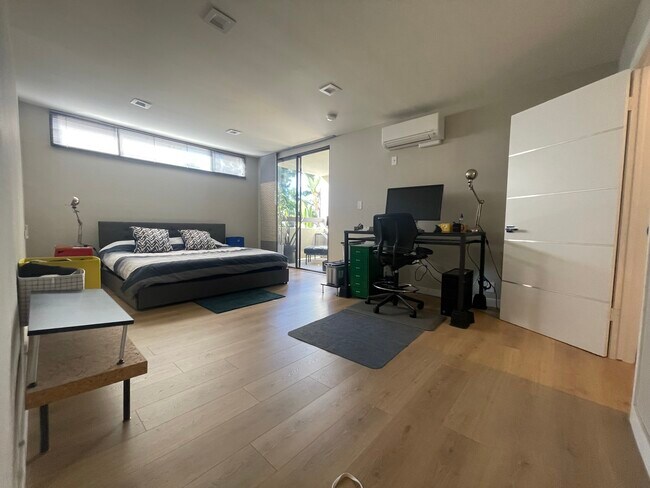 Building Photo - 8380 Waring Ave