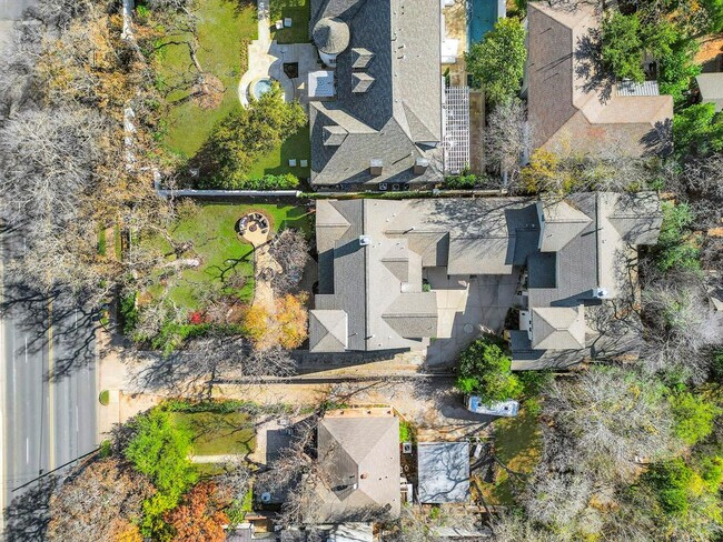 Building Photo - 2407 Enfield Rd