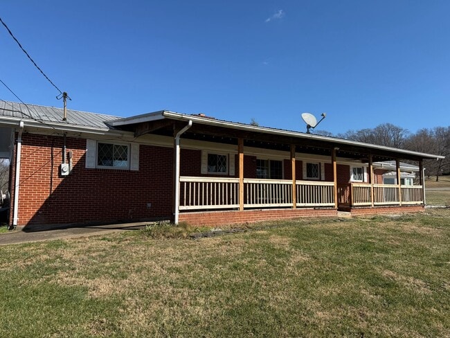 Building Photo - 2 Bedroom 1.5 Bath Home in Greeneville, TN