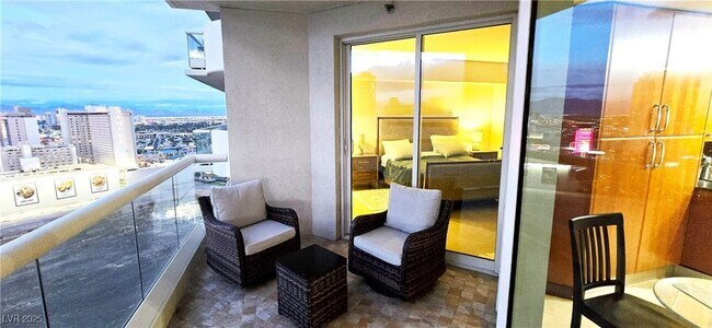 Building Photo - 2747 Paradise Rd