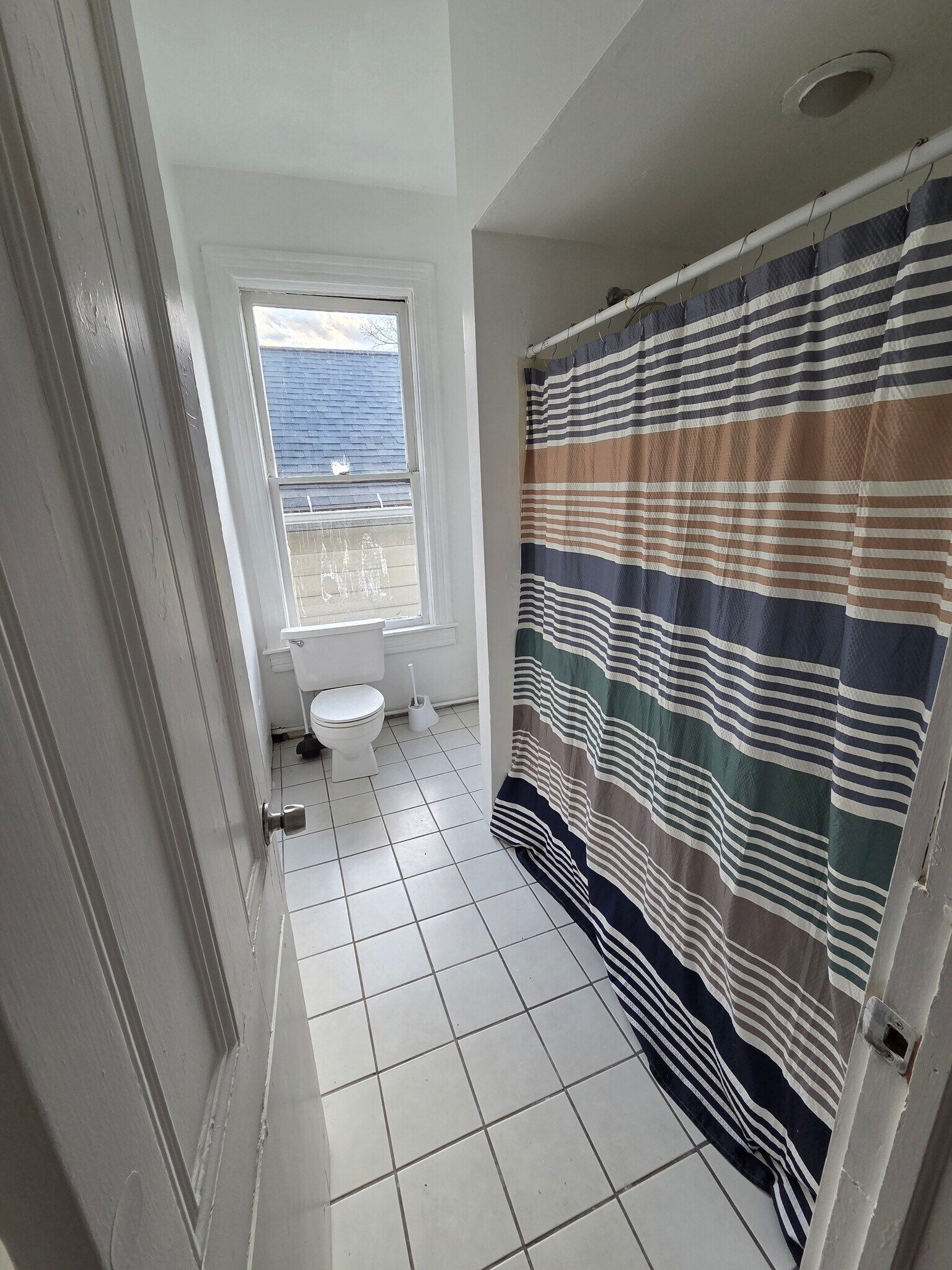 Building Photo - 365 S River St