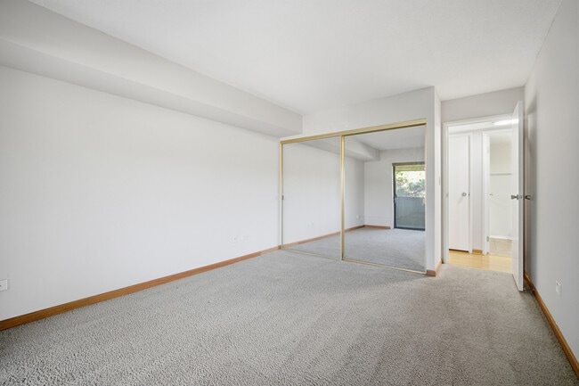 Building Photo - 1255 N Sterling Ave