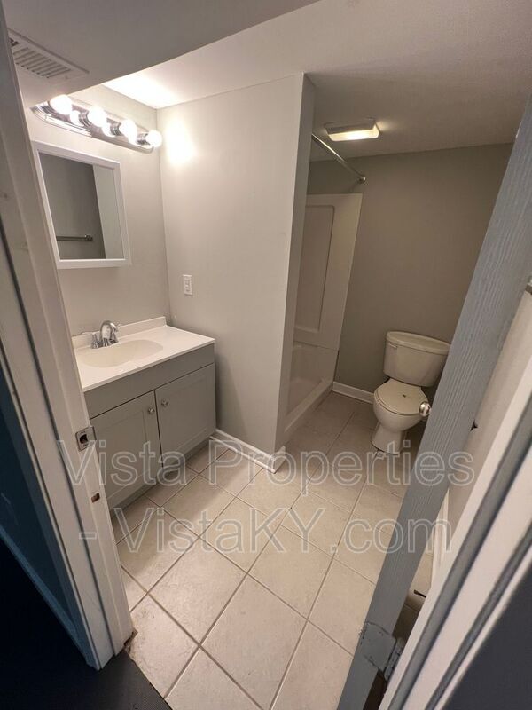 Building Photo - 2512 Accasia Dr