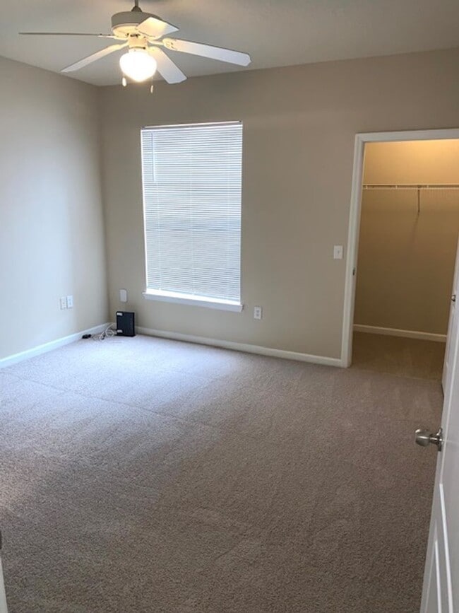 Building Photo - Beautiful condominium for Rent