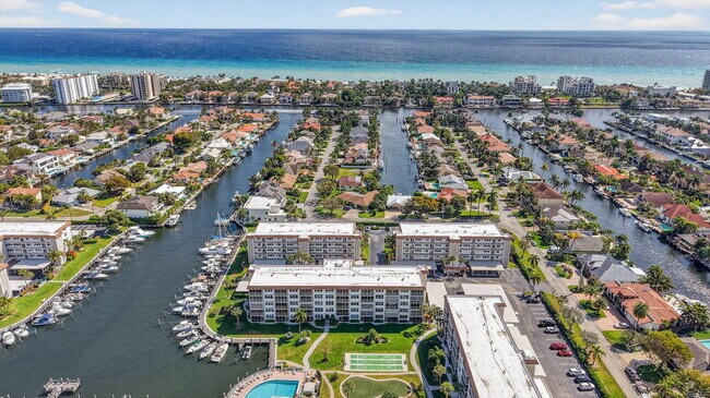 Building Photo - 931 Gardenia Dr