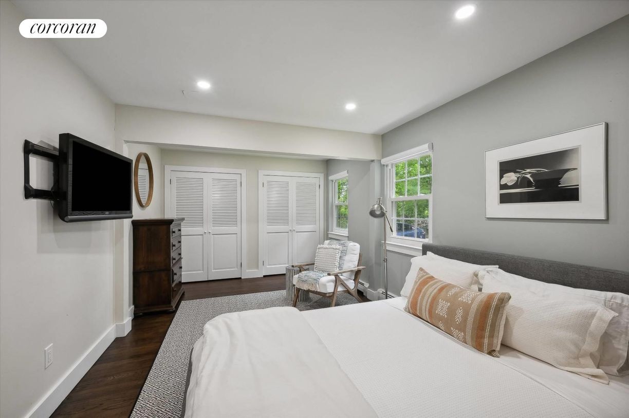 Building Photo - 28 Dover Ave