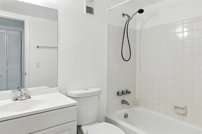 Building Photo - 141 NW 93rd Ave