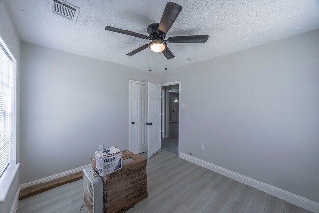 Building Photo - 5007 Northridge Dr