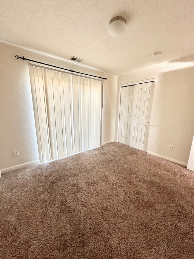 Building Photo - 204 Abby Rd